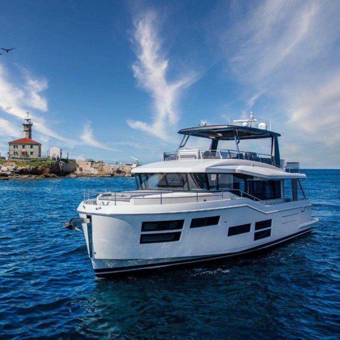 Beneteau Grand Trawler 62