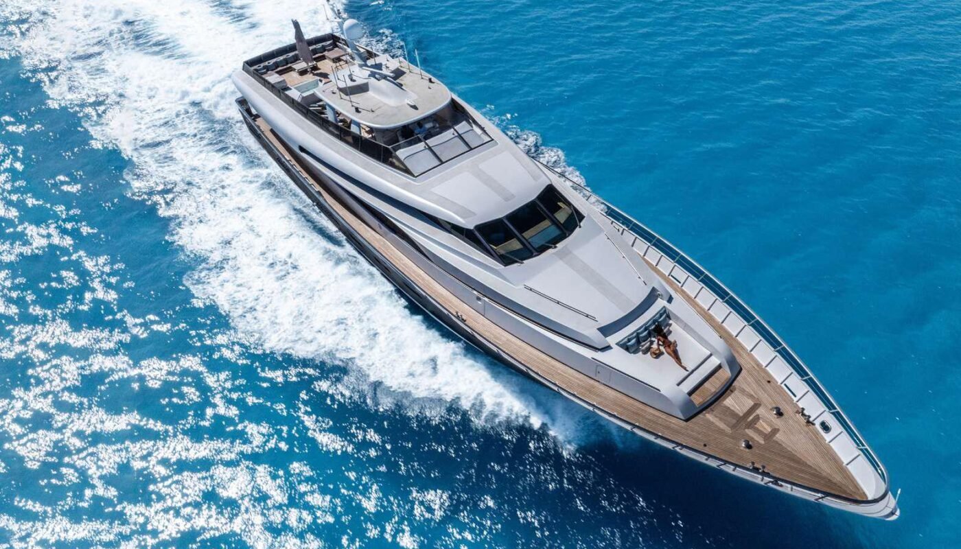 Custom Royal Yacht 150