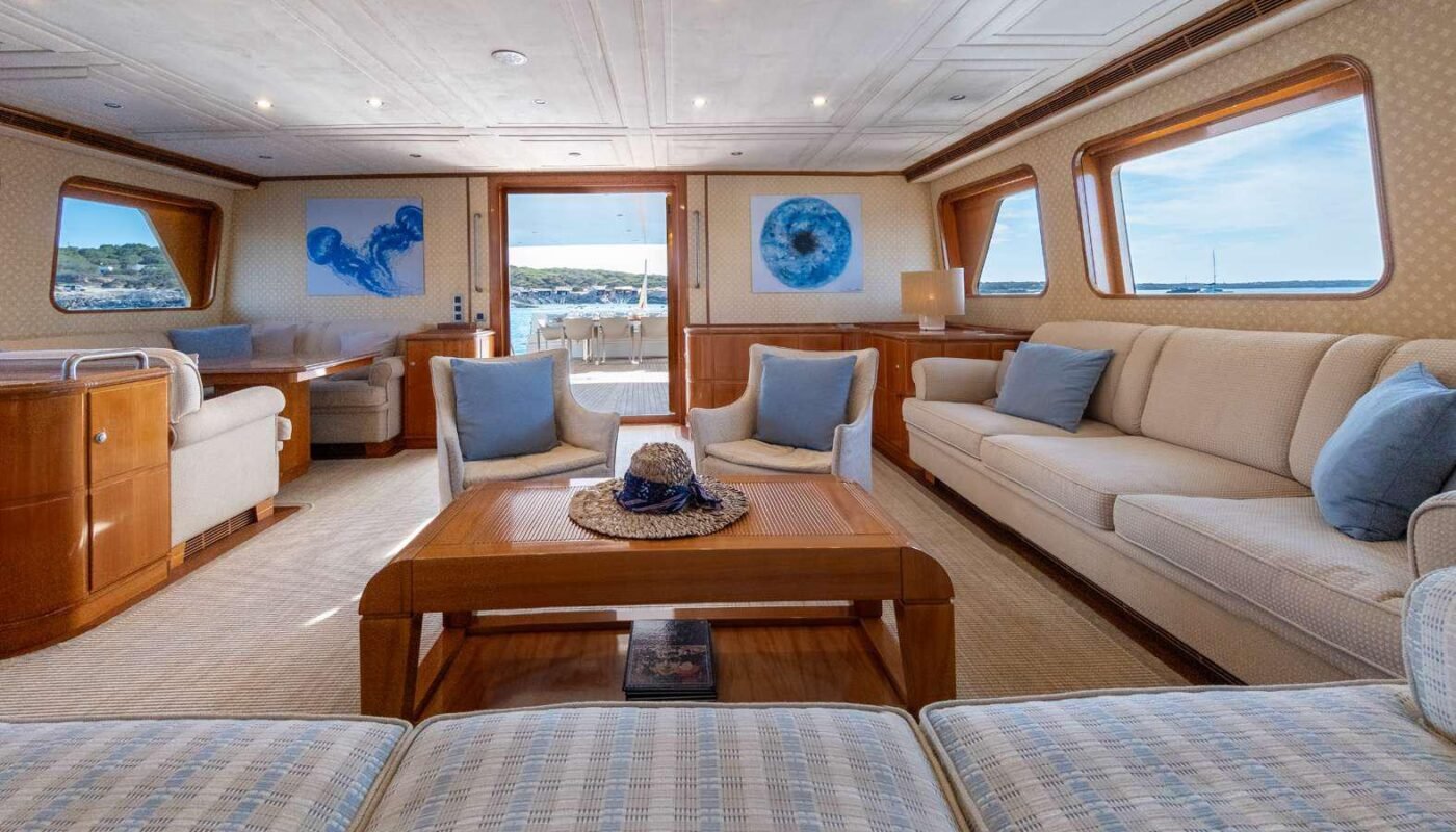 Custom Royal Yacht 150