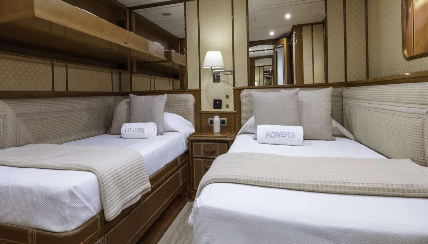 Custom Royal Yacht 150